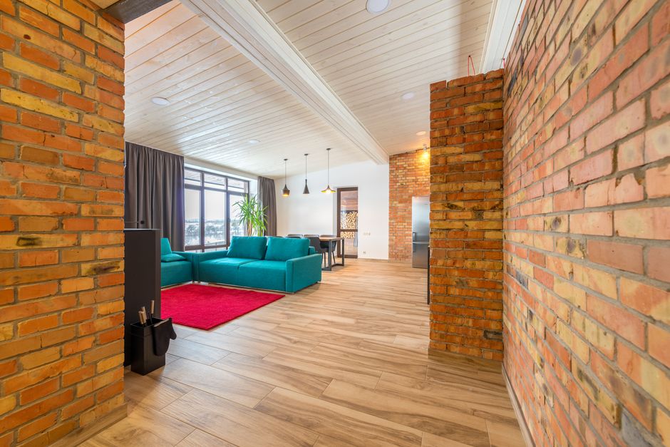 Interieur met accentstukken in de 2026 kleur. Interieur met accentstukken in de 2026 kleur.